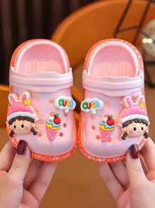 A Pair Of Summer New Fashionable And Comfortable EVA Children's Perforated Shoes With Breathable And Lightweight Features, Anti Slip And Odor Resistant, And Cartoon Decoration Design
