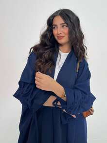 This Elegant And Classic Minimalist Drawstring Cuff Women's Robe Exudes A Noble And Graceful Aura, Suitable For All Seasons And Various Cultural Events.
