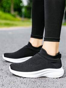 Women's Lace-Up Super Lightweight Sneakers, Casual Comfortable Breathable Sports Running Shoes, Basic Matching Athletic Shoes - Black and White - View 13
