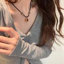 Collier en corde tressée fait main avec pendentif nœud auspicieux, fashion, collier haut de gamme, bijou de chaîne de clavicule unisexe