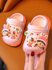 A Pair Of Summer New Fashionable And Comfortable EVA Children's Perforated Shoes With Breathable And Lightweight Features, Anti Slip And Odor Resistant, And Cartoon Decoration Design