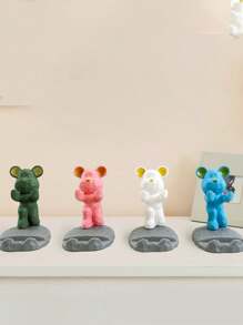 这款可爱的熊形手机支架，兼容智能手机和平板电脑，适用于办公桌、床头柜、客厅、书房、卧室等多种场景，是理想的礼物之选。这款多彩卡通手机支架是万圣节、圣诞节等节日桌面装饰的完美之选，兼具实用性和美观性，是科技爱好者和家居装饰爱好者的理想节日科技礼物。