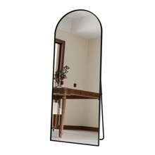 Miroir pied à pied, miroir sur pied incurvé de 165 x 60 cm pour montage mural, appuyé au mur ou posé au sol, miroir grand format pour le corps entier comme miroir de coiffeuse pour le salon, la chambre à coucher, la salle de bain - Miroir pleine longueur de 162 cm
