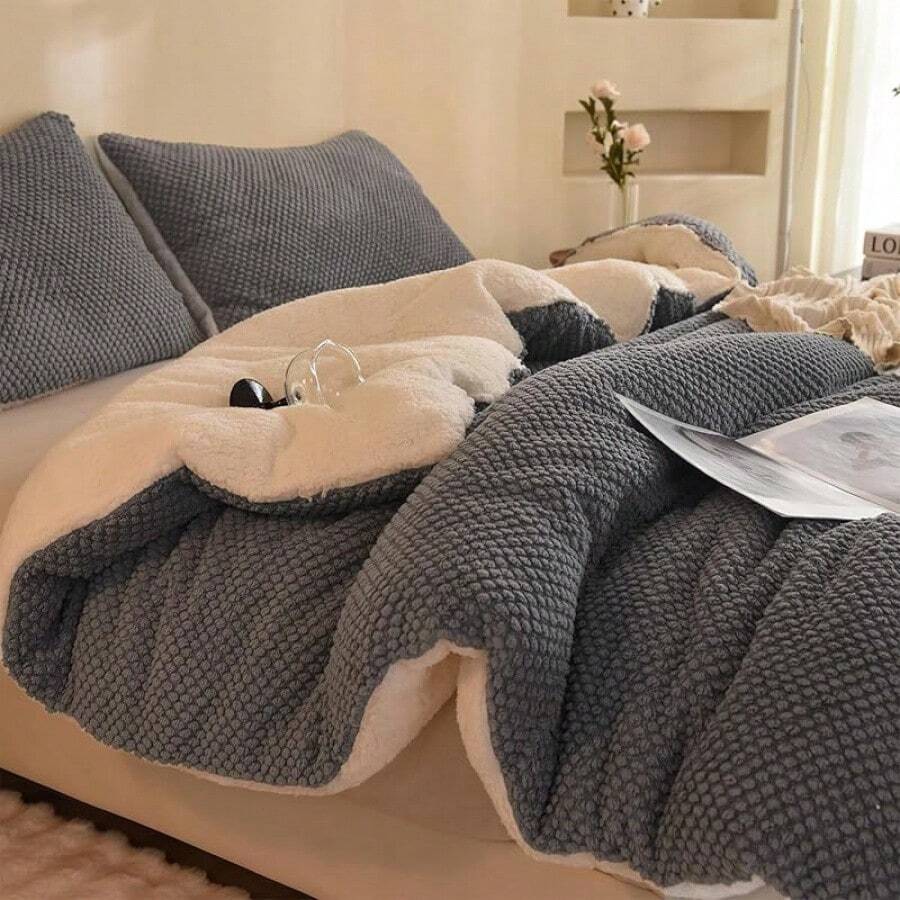 3-Piece Queen 3D Jacquard Comforter Set - Ultra-Soft Sherpa Fluffy Grey Warm Bedding (90"X90"+2 Pillowcases) - Grey - View 1