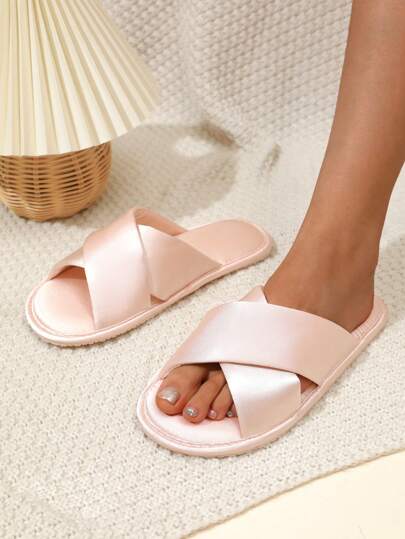 秋冬优雅舒适缎面交叉带一脚蹬拖鞋，适合室内外穿着