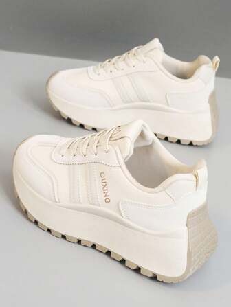 2024年秋季新款女士厚底厚底运动鞋透气混色休闲百搭增高