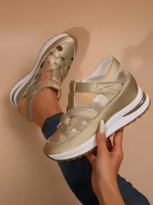 1 Pair Women Thick Sole Hollow Breathable Casual Platform Sandals,Hook And Loop Closure, Fashion Versatile Black Sports Shoes