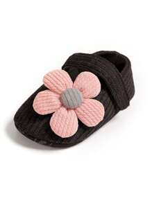 Buty dla niemowląt i małych dzieci Buty płaskie Buty dla księżniczki z miękką podeszwą w kwiaty Buty do chodzenia Czarne buty do nauki jazdy na miękkiej podeszwie z haftowanym kwiatem Miękkie i słodkie oddychające buty do nauki jazdy na wiosnę i jesień Odpowiednie dla niemowląt w wieku od 0 do 18 miesięcy