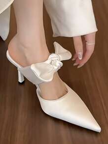缎面尖头蝴蝶结穆勒鞋一脚蹬细高跟凉鞋，2025 年春夏新品系列