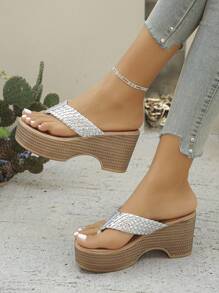 2024 Lente/Zomer Nieuwe Aankomst Plus Size Casual Wedgesandalen, Europese & Amerikaanse Mode Criss-Cross Band Open Teen Comfortabele Platform Hoge Hakken, Waterdichte Dikke Bodem Slide Sandalen