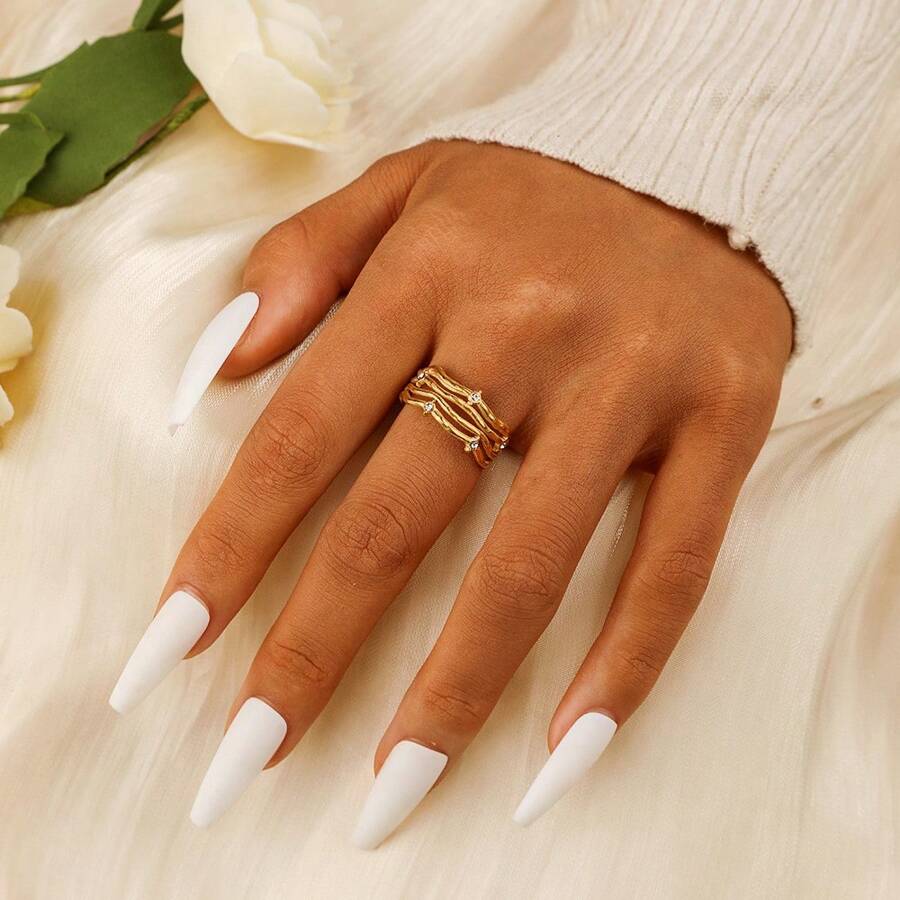 Dellgoo 1pc Stainless Steel Gold Hollow Wave Line Inlaid Crystal Ring