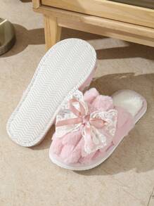 Mignonne pantoufles de maison avec nœud en dentelle pour femmes, pantoufles confortables et légères, douillettes et antidérapantes pour l'automne et l'hiver
