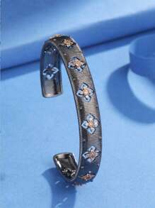 1pc Vintage Four-Leaf Flower Textured Zirconia Bracelet For Women, Luxury Minimalist Design Valentines