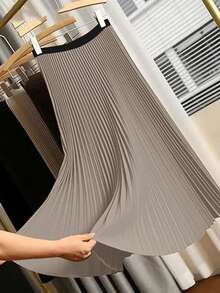 Women's Spring/Summer Fashionable New Taffeta Fabric Drape Contrast Color Pleated Skirt - Brown - View 2