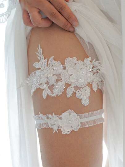 2 piezas Medias de encaje blanco de novia con liguero, liguero sexy de encaje con bordado floral, bandas para las piernas y anillos elásticos para el muslo