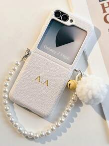 Funda de teléfono de piel sintética personalizada con nombre, patrón de litchi y bola de peluche con perlas, compatible con Samsung Galaxy Z Flip 6, 5, 4, 3 plegable a prueba de golpes