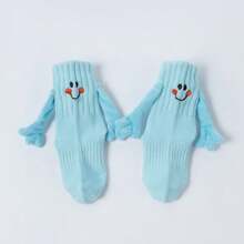 4 双男女款手牵手图案中筒袜，可爱又奇特的彩色家庭袜