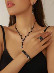 4 Stücke/Set elegantes Kristallschmuckset mit Strass - Ohrringe und Halsketten, Armbänder, Ringe - geeignet für den täglichen Gebrauch von Frauen, Hochzeiten, Partys usw.