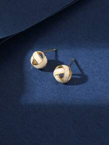 1 件精致别致的 S925 纯银耳环，适合情侣，日常佩戴男女通用耳洞