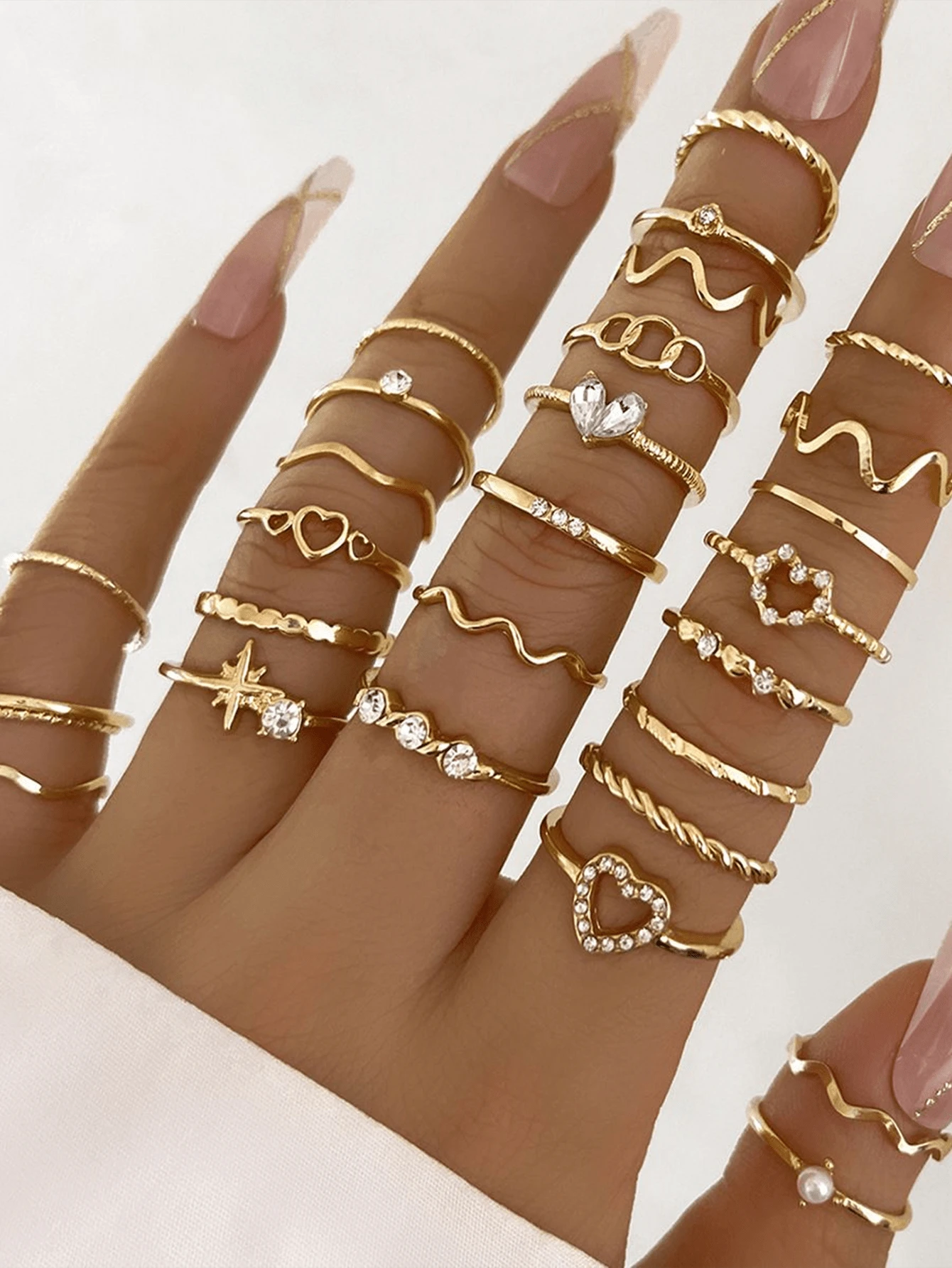 28pcs Minimalist Rhinestone Heart & Wave Rings, Gold Geometric Knuckle Rings Set [Size Noted, Closed Rings, Please Do Not Force Open]