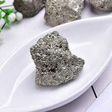 1PC Natural Pyrite Cluster Chalcopyrite Ore Asymmetrical Original Mineral Iron Rough Mineral Healing Energy Stone Home Aquarium Decor Used To Increase Willpower And Manifestation