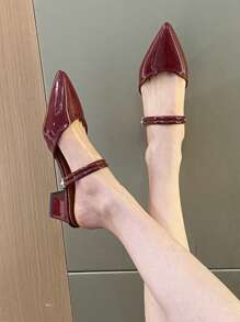 Sandalias de tacón grueso con punta puntiaguda patentado para mujer, nuevas sandalias de verano 2025 suave con punta cerrada y tacón medio versátil sin talón, sandalias de tacón alto puntiagudas patentado negro sin talón versátiles para mujer, nuevas bombas de tacón grueso con tira y punta cerrada para el verano