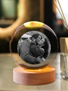 Una bola de cristal LED artística tallada a medida con efectos de color - Personalizada con fotos y texto, un recuerdo único para fotos de mascotas, adecuada para dormitorios y oficinas, perfecta para Navidad, Halloween, Acción de Gracias - Un regalo ideal para bodas, amigos y familiares, alimentada por USB para decoración del hogar. Regalos de cumpleaños, graduación, multifuncional, ornamental, reutilizable, exquisita, elegante, de alta calidad, colorida, moderna, personalizada, única, para renovar el hogar, artesanía personalizada, decoración navideña, para el día de la inauguración de la casa, vida elegante, vida artística