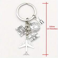 Llavero con tema de viaje de 26 letras con encantos de avión, globo y cámara - Llavero circular con alfabeto, regalo de cumpleaños y vacaciones, llavero casual de aleación de zinc, adecuado para accesorios de automóvil, dije de bolso, mochila para la escuela, gótico lindo y Y2k - Plata antigua - Ver 3