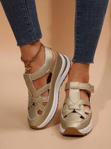 1 Pair Women Thick Sole Hollow Breathable Casual Platform Sandals,Hook And Loop Closure, Fashion Versatile Black Sports Shoes