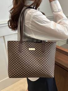 A New Fall And Winter Fashion Letter Print, Large Capacity Tote Bag. Zipper Opening, Lightweight Minimalist, Hardware Pendant Shoulder Bag. Suitable For Women's Daily Life Casual, Commuting, Work And Student Use