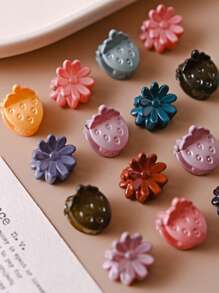 30pcs Cute Daisy & Strawberry Design Mini Hair Clips Princess Hair Accessories For Women