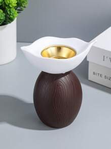 Un quemador de incienso y difusor de aroma de resina de estilo moderno y sencillo. Es adecuado para la decoración del hogar, dormitorios, salas de estar (como decoración central), oficinas, lugares de yoga y fiestas, creando una atmósfera elegante. También se puede utilizar para la decoración del templo. Este quemador de aromas es un regalo ideal para festivales, para los que regresan a la escuela, como regalo de graduación, o como regalo para las mujeres.