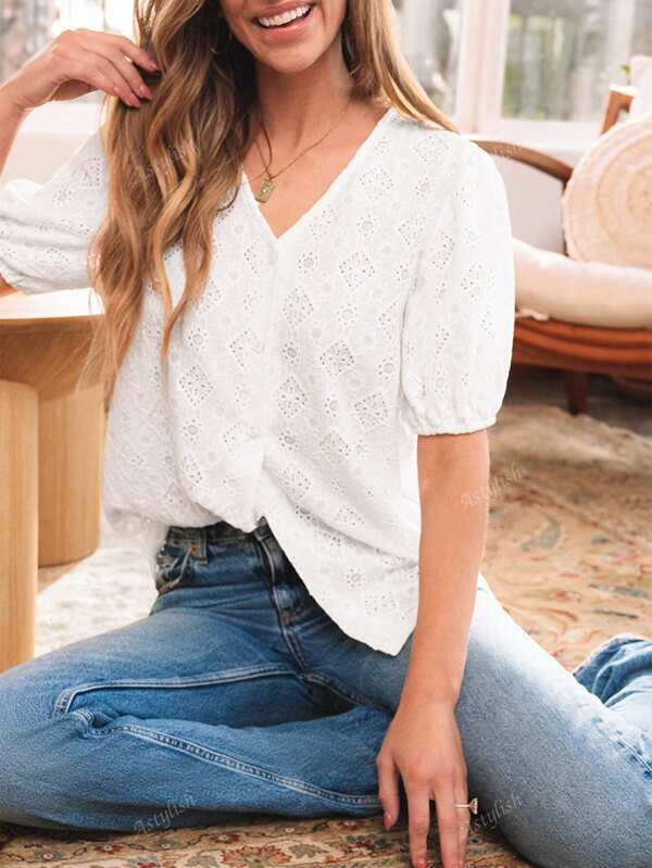 Astylish Blusa con cuello en V, mangas abullonadas y abotonado con encaje - Elegante y chic para usar en la oficina de manera casual en primavera y verano
