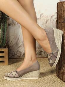 2025 New Women Woven Fisherman Shoes, Thick Flat Soft Bottom Embroidered Loafers