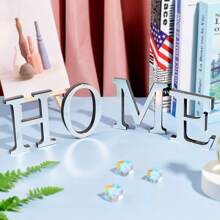 金色字母 A-Z 墙贴 - 单个字母高度 10cm/15cm/20cm，亚克力镜面材质，带 1cm 厚泡沫背衬。双层设计带来更佳的 3D 立体效果；单层设计外观更简洁。自带背胶，可粘贴于墙面或玻璃上。