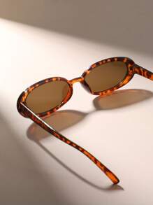 1 Pair Women's Oval Leopard Pattern Plastic Frame Fashion Glasses, Street Style Glamorous, Elegant, Intricate, Sexy Boho Fashion, Suitable For Photoshoot, Walking, Date, Holiday Gift For Summer Beach Vacation,Outdoor,Travel