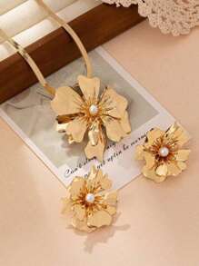 Fashionable & Elegant Exaggerated Personalized Necklace & Earring Set - Gold - View 3