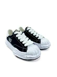 Unisex Waterproof Sneakers, Durable & Stylish Couple's Sports Shoes - Black and White - View 3