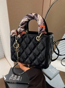 1 pieza Nuevo bolso de moda para mujer, unicolor simple con forma cuadrada de PU, patrón de rombo, elegante y de alta gama con pañuelo y colgante, versátil para negocios, compras y transporte