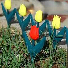 12pcs Plastic Tulip Flower Shape Garden Fence, Easy Assemble Decorative Edging For Fairy Garden, Yard, Outdoor Decor, Multipurpose, Red/Yellow Tulips Design