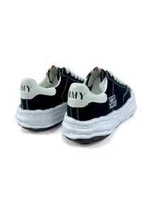 Unisex Waterproof Sneakers, Durable & Stylish Couple's Sports Shoes - Black and White - View 5