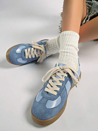 Fall/Winter Women's Retro Casual Sports Running Shoes, Flat Sneakers, White Shoes, Athletic Shoes With Rubber Sole, Blue Color, Comfortable And Fashionable Stylish Choice