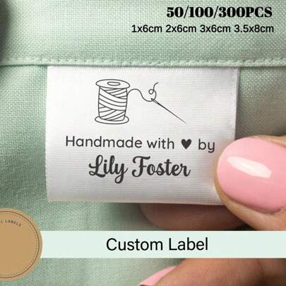 Etiquetas de costura personalizadas com fita de cetim de 50 a 200 peças, etiquetas laváveis para roupas, gola para roupas masculinas e femininas, etiquetas brancas com nome e design multicolorido, etiquetas bordadas requintadas personalizadas feitas à mão para roupas, bolsas, vestidos, camisetas, chapéus, cachecóis, uniformes escolares, lençóis, chapéus, meias, mochilas escolares, etc., multifuncionais, desenhos animados, presentes ideais para ele, presentes ideais para ela, mãe, amigos, filho, filha, casa, escola, sala de jantar, sala de estar, quarto, sala de chá, escritório, impressão gráfica