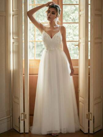 LVNES 优雅串珠 V 领细肩带网眼婚纱，适合舞会、派对、伴娘、白色毕业礼服