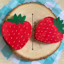 Juego de 2 fresas de madera, decoración de rodajas de madera de fresa, decoración de bandeja escalonada de fresa, decoración de verano, decoración de bandeja escalonada de verano, decoración de primavera, decoración de frutas, decoración campestre, decoración rústica para el hogar, decoración de escritorio de madera para el hogar, parche de fresas