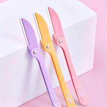 1 Set Consists Of Three Foldable Eyebrow Trimmers. They Are Colorful And To Use, Making Them Suitable For Beginners To Practice Eyebrow Trimming.