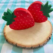 Juego de 2 fresas de madera, decoración de rodajas de madera de fresa, decoración de bandeja escalonada de fresa, decoración de verano, decoración de bandeja escalonada de verano, decoración de primavera, decoración de frutas, decoración campestre, decoración rústica para el hogar, decoración de escritorio de madera para el hogar, parche de fresas