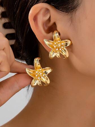1 对时尚金色花朵耳钉，复古简约优雅风格，适合日常佩戴，春夏季