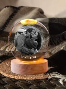 Una bola de cristal LED artística tallada a medida con efectos de color - Personalizada con fotos y texto, un recuerdo único para fotos de mascotas, adecuada para dormitorios y oficinas, perfecta para Navidad, Halloween, Acción de Gracias - Un regalo ideal para bodas, amigos y familiares, alimentada por USB para decoración del hogar. Regalos de cumpleaños, graduación, multifuncional, ornamental, reutilizable, exquisita, elegante, de alta calidad, colorida, moderna, personalizada, única, para renovar el hogar, artesanía personalizada, decoración navideña, para el día de la inauguración de la casa, vida elegante, vida artística