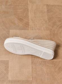 女式大码时尚厚底坡跟鞋，带防水透明外底